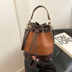 Fashionable Bucket Bag Womens Crossbody Bag Commuter Handheld Popular Design Bag Soft Surface PU Material Casual Scene