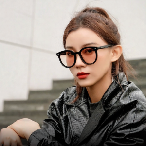 HELEN KELLER | Retro Chic Cat Eye Sunglasses UV Protection