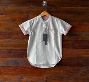 Kemeja anak body panjang lengan pendek best seller motif kotak kecil bisa cod