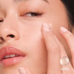 Sunnies Face Glow On [Light Catching Liquid Highlighter]