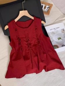 เสื้อกั๊กผ้าฝ้ายสีแดงสไตล์ฝรั่งเศส ดีไซน์ด้วยเส้นด้ายกระดูกไหปลาร้า สายเดี่ยว ทรงเข้ารูป สำหรับฤดูร้อน 2025 เสื้อตัวบน