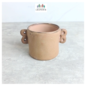 The Leaferie Dovra plant pots. Ceramic flowerpot . flowerpots . flower pot planter planters Flowers