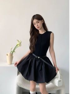 Váy Đen Thanh Lịch Kiểu Hepburn Váy Ngắn Mùa Hè 2025 Váy Ngắn Dáng Chữ a Cổ Tròn Không Tay Màu Trơn Váy Công Sở Phong Cách Hàn Quốc