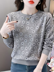 เสื้อสเวตเตอร์คอกลมแขนยาวสีเทาพิมพ์ลายแฟชั่นสำหรับผู้หญิง ทรงหลวม ทรงเข้ารูป เสื้อเชิ้ตชั้นใน ฤดูใบไม้ร่วง 2025 เสื้อผ้าทำงานสไตล์เกาหลี