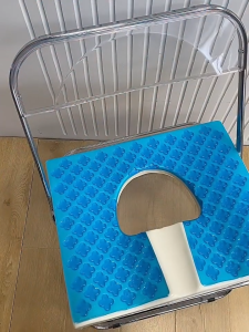 Pressure ulcer and hemorrhoid gel cushion suitable for beds chairs wheelchairs and car wheels