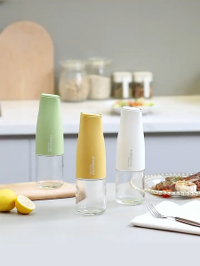 BECORATE 500ml Automatic Glass Oil Dispenser Gravity Oil Pot with Smart Cap Design for Easy One-Handed Pouring and Dust-Free Storage - Utensils Container