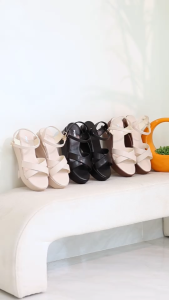 Giày Sandal Nữ Đế Xuồng Quai Chéo 7cm Pixie P207