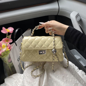 High-end ins trendy hand-carrying small square bag 2025 new fashionable small fragrance diamond shoulder bag simple womens bag