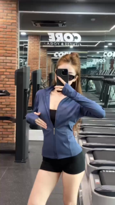 Aó khoác nữ thể thao không nón POLY 2 da co dãn 4 chiều có 2 túi ngoài thấm hút mồ hôi trẻ trung năng động chống nắng tốt GYM YOGA chạy bộ hoạt động ngoài trời