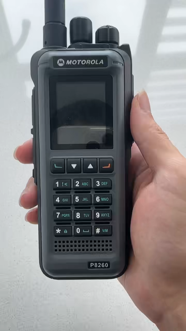MOTOROLA Two-way radio P8260 HT  Handy Talkie 50W Output daya tinggi 999 CH 19800mAh Baterai Pendakian gunung