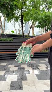 Total ถุงมือผ้า คอตตอน กันลื่น 6 ขีด รุ่น TSP11102 ( Knitted & PVC dots Gloves )