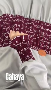 ZISHEERI CAHAYA BURGUNDY DRESS GAMIS CANTIK BAHANA TOYOBO MOTIF BATIK AKSARA ANGGUN