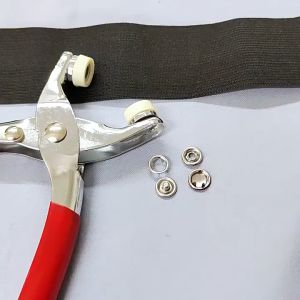 คีมติดกระดุมสแนป กระดุมแป๊กโลหะ สีละ 20 ชุด (กลวง 10 ชุด + ทึบ 10 ชุด) แพคถุงใส คีมตาไก่ ปุ่มสแนป ไม่ต้องเย็บ ใช้งานง่าย