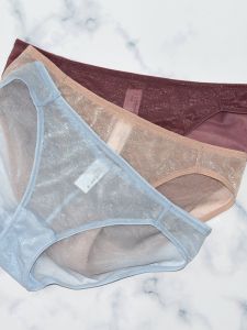 กางเกงชั้นในลูกไม้เซ็กซี่บางเฉียบสำหรับผู้หญิง กางเกงชั้นในทรงสามเหลี่ยมแบบไร้ตะเข็บ กางเกงชั้นในผ้าตาข่ายโปร่งใสระบายอากาศได้ดี