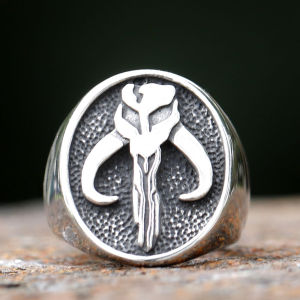 2024 new Alien Skull Ring for Men And Women Cool Stainless Steel Punk Biker Ring Vintage Gothic Signet Ring