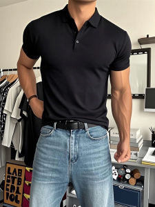 เสื้อยืดคอโปโลแขนสั้นชายทรงหลวมสไตล์อเมริกันย้อนยุคพร้อมกระเป๋าเสื้อแขนกุดสำหรับฤดูร้อน