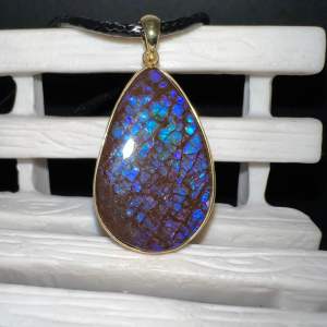 (Actual Item) Natural Premium Canadian Blue Ammolite S925 Pendant 19x29MM 天然优质加拿大蓝斑彩石S925吊坠19x29MM - Ammolite Pendant 斑彩吊坠 - Fast Shipping (P789)
