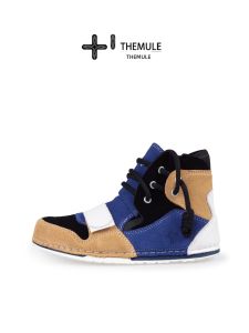 THEMULE | Cute Ugly Style Work Shoes for Couples Showing Small Feet