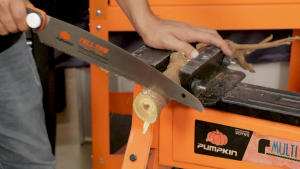 เลื่อยตัดกิ่งไม้ เลื่อยพลูซอ เลื่อยญี่ปุ่นตัดไม้ PUMPKIN 13 นิ้ว ใบตรง SK5 ฟัน 3 หน้า ชุบแข็ง ( 33315 ) PTT-PS13S