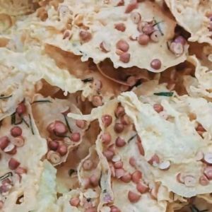 peyek rempeyek kacang tanah renyah dan gurih bisa cod bayar ditempat