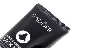 Black Mask Charcoal Masker Arang Blackhead Anti Komedo Black Mask Masker Komedo Hidung Dan Pori Pori Masker Hitam Anti Komedo-SS