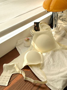 Zeyi Yipin Seamless Wireless Thin Bra Pad Womens Summer Gathered Small Chest Underwear Fixed Strap Nylon Fabric V-Neck Style