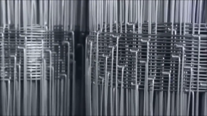 Heavy-duty galvanized metal mesh fence Gardening Tools Pagar Cyclone Fence Pagar Kambing Lembu Rusa five-star safety protection