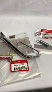 Standar Samping Bar CompSide Stand Honda BeAT Deluxe K1A Genio Scoopy K2F 2020 Chrome Ori Ahm 50530K0JN00\\n\\nAksesoris motor telah menjadi bagian penting bagi para pengendara yang ingin meningkatkan tampilan dan kenyamanan kendaraannya. Salah satu aksesoris yang banyak diminati adalah Standar Samping Bar CompSide untuk Honda BeAT dan Scoopy. Dalam artikel ini, kita akan membahas tentang Standar Samping Bar CompSide, cara menginstalnya, serta rekomendasi aksesoris motor lainnya.\\n\\n Apa itu Standar Samping Bar CompSide?\\n\\nStandar Samping Bar CompSide adalah aksesoris motor yang dirancang khusus untuk Honda BeAT dan Scoopy. Aksesoris ini berfungsi sebagai penyangga samping pada sepeda motor, yang dapat memberikan penampilan yang lebih sporty dan elegan.\\n\\n Fungsi & Kelebihan\\n\\nStandar Samping Bar CompSide memiliki beberapa kelebihan:\\n\\n* Memberikan penampilan yang lebih sporty dan elegan\\n* Meningkatkan stabilitas saat berkendara\\n* Terbuat dari bahan berkualitas tinggi, tahan lama, dan mudah dibersihkan\\n\\n Perbedaan dengan Suku Cadang Lainnya\\n\\nBerbeda dengan suku cadang standar yang disediakan oleh pabrikan, Standar Samping Bar CompSide memiliki desain yang lebih sporty dan elegan. Selain itu, aksesoris ini juga memiliki kualitas yang lebih baik dan tahan lama.\\n\\n Cara Menginstal Standar Samping Bar CompSide\\n\\nBerikut ini adalah langkah-langkah menginstal Standar Samping Bar CompSide:\\n\\n Persiapan Sebelum Instalasi\\n\\nSebelum melakukan instalasi, pastikan Anda sudah memiliki alat-alat yang diperlukan, seperti obeng, kunci inggris, dan lain-lain. Pastikan juga motor Anda dalam kondisi yang baik dan tidak ada kerusakan pada bagian yang akan diinstal.\\n\\n Langkah-langkah Instalasi\\n\\n1. Cabut kunci kontak dan matikan mesin motor.\\n2. Angkat bagian samping motor menggunakan jack atau alat pengangkat lainnya.\\n3. Pasang Standar Samping Bar CompSide pada bagian samping motor sesuai dengan posisi yang diinginkan.\\n4. Gunakan obeng dan kunci inggris untuk menegakkan dan menyetel posisi Standar Samping Bar CompSide.\\n5. Uji coba motor setelah instalasi selesai dilakukan.\\n\\n Tips untuk Membuat Instalasi Lebih Mudah\\n\\n* Ikuti petunjuk instalasi yang disediakan oleh produsen Standar Samping Bar CompSide.\\n* Pastikan Anda memiliki pengetahuan dasar tentang cara menginstal aksesoris motor.\\n* Jika Anda merasa kesulitan, mintalah bantuan dari ahli mekanik profesional.\\n\\n Rekomendasi Aksesoris Motor Lainnya\\n\\nSelain Standar Samping Bar CompSide, berikut ini adalah beberapa rekomendasi aksesoris motor lainnya:\\n\\n Aksesoris Motor Honda BeAT\\n\\n* Cover lampu depan\\n* Cover lampu belakang\\n* Cover tangki bahan bakar\\n* Cover jok\\n\\n Suku Cadang Scoopy K2F\\n\\n* Ban depan dan belakang\\n* Filter udara\\n* Busi\\n* Oli mesin\\n\\n Aksesoris Motor Chrome Ori\\n\\n* Knalpot chrome\\n* Handlebar chrome\\n* Cover lampu depan chrome\\n* Cover lampu belakang chrome\\n\\nDengan memilih aksesoris motor yang tepat, Anda dapat meningkatkan penampilan dan kenyamanan kendaraan Anda. Pastikan untuk memilih aksesoris motor yang berkualitas dan sesuai dengan kebutuhan Anda.\n}