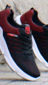 Sepatu Sneaker Terbaru
