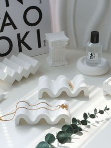 INS Normcore White Wavy Asymmetrical Stair Plaster Photo Props Photography Decoration Decoration Background