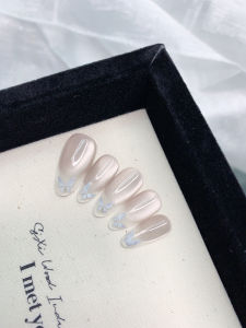 Handmade Butterfly Ice Crystal Pure Wearable Nail Art Finished Product Removable Cat Eye Nail Art Stickers High End Manicure