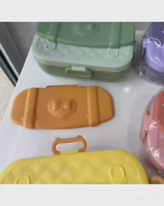 LUNCHBOX 3 SEKAT BPA FREE ANTI TUMPAH KOTAK MAKAN PITA FREE ALAT MAKAN 800ML KODE HX 55993