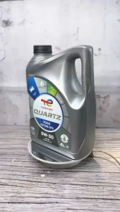 Total Quartz 7000 Future SAE 5W-30 4 Liter Api Service SP/GF-6A Oli Mobil Mesin Bensin Pelumas Synthetic Clean Shield Technology Original