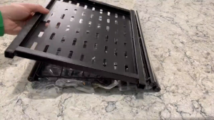 AURON ชั้นเก็บอุปกรณ์ทำสวน มีล้อเลื่อน เก็บเครื่องมือได้ถึง 35 ชิ้น แข็งแรง ทนทาน เหมาะสำหรับโรงรถ พร้อมตะขอแขวน