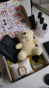Hampers Kado Ulang Tahun Cewek Hadiah Ultah Cewek Dompet Boneka Parfum Jam Tangan