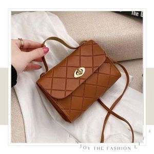 LiShops ใหม่ กระเป๋าแฟชั่นผู้หญิง ดีไซน์สวยน่ารักวัสดุหนังเทียมดูดี ใส่เป็นพร็อพถ่าบรูปเก๋ๆคือได้เลย มีหลายสีให้เลือกกดสั่งเลย