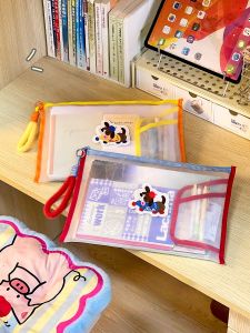 กระเป๋าใส่เอกสารขนาด A4 ความจุขนาดใหญ่ใส่หนังสือเรียนวิชาต่างๆ สำหรับนักเรียนมัธยมปลายและมัธยมต้น กระเป๋าใส่เอกสารแบบมีซิปแบบพกพาโปร่งใส