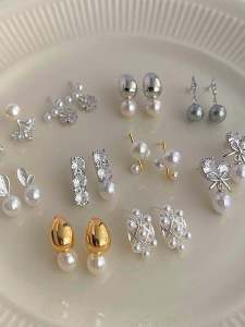 Fashionable Pearl Earrings Korean Style Versatile Zirconia Studs Luxury Light Elegant Design Jewelry Hoop Earrings for Women