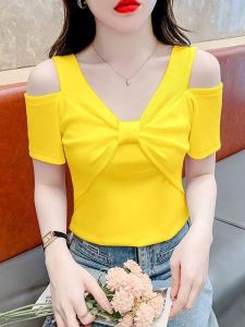 เสื้อยืดคอกว้างแขนสั้นผู้หญิง 2025 ฤดูร้อน ดีไซน์เปิดไหล่ ดีไซน์เก๋ไก๋ แฟชั่น เสื้อผ้าทำงาน ผ้าฝ้ายผสมโพลีเอสเตอร์