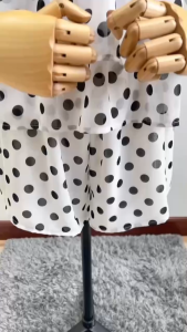 TW22665 Set 2 ชิ้น Polka dot เสื้อแขนพอง สายเดี่ยว + กางเกงขาสั้น