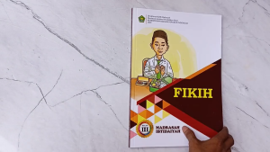 Buku Siswa Fikih Kelas 3 MI KEMENAG KMA 183