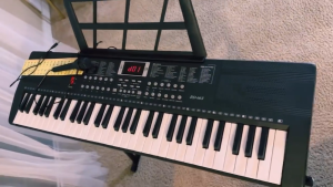 เปียโนไฟฟ้า 61 คีย์ [มีไฟ/ไม่มีไฟ] เหมาะสำหรับมือใหม่ เรียนง่าย ส่งเร็วจากกรุงเทพฯ ฟรีค่าส่ง!