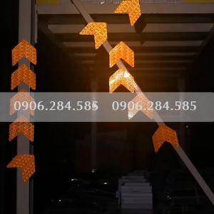 Set 12 Miếng Dán Phản Quang Cho Ô Tô hình mũi tên Miếng dán cảnh báo an toàn cho xe hơi