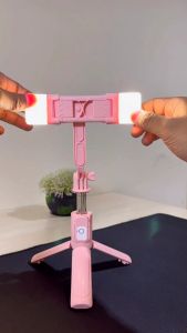 ASTON ไม้เซลฟี่มีไฟ ยาว 1 เมตร ขาตั้งกล้องโทรศัพท์ ยืดหดได้ มีบลูทูธไร้สาย รีโมทคอนโทรล หมุนได้360องศา