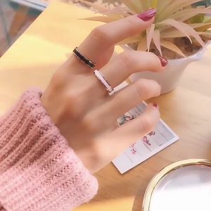 2024 Fashion rose gold narrow version network red black and white ceramic ring for men and women couples ring tail ring index finger jewelry