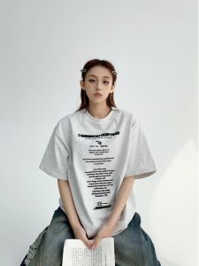 เสื้อยืดคู่รักคอตตอนหลวมแขนสั้นพิมพ์ลายตัวอักษรสไตล์ย้อนยุคสำหรับฤดูร้อนสำหรับผู้หญิงและผู้ชาย เสื้อยืดคู่รักสีเทา