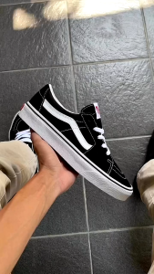 SEPATU VANS SKLOW CLASSIC BLACK WHITE