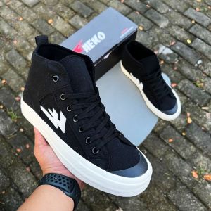 Sepatu Sneakers Pria Wanita Aekoshoes Two Years High Produk Lokal Indonesia