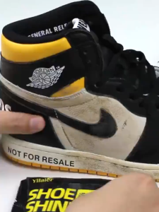 Quick-Condition Shoe Shine Wipes for Sneakers | Easy Cleaning Easy Decontamination - On Hand
