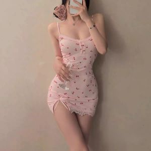 Trendy Pink Cherry Print Dress Womens Cute Fitted Mini Nightgown Lace Trim Detail Spaghetti Strap Summer Style New Fashion Hot